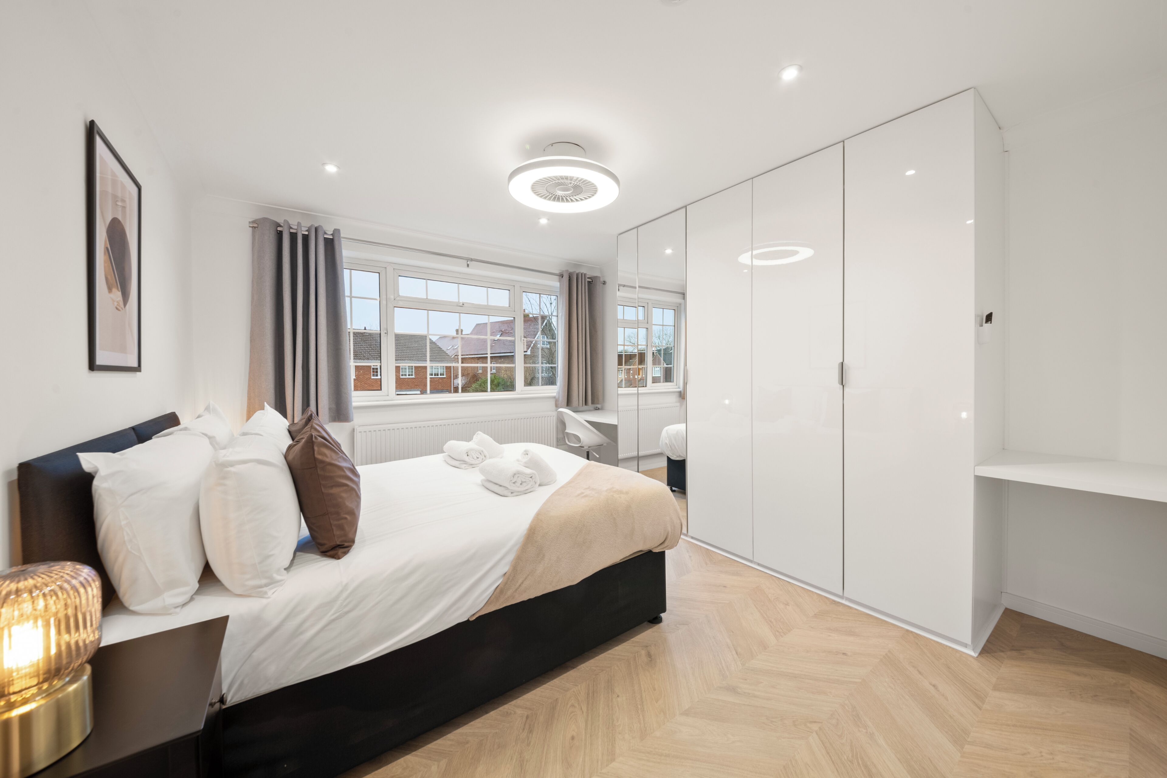 4 dormitoris, planxa i posts de planxar, wifi i roba de llit 