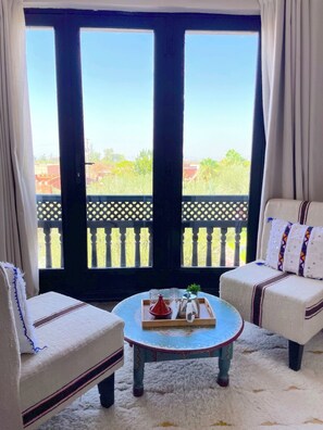 المنشأة من الداخل