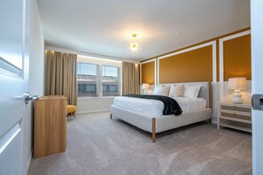 5 bedrooms, iron/ironing board, WiFi, bed sheets