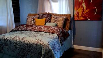 3 bedrooms, internet, bed sheets