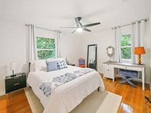 4 chambres, bureau, Wi-Fi, draps fournis