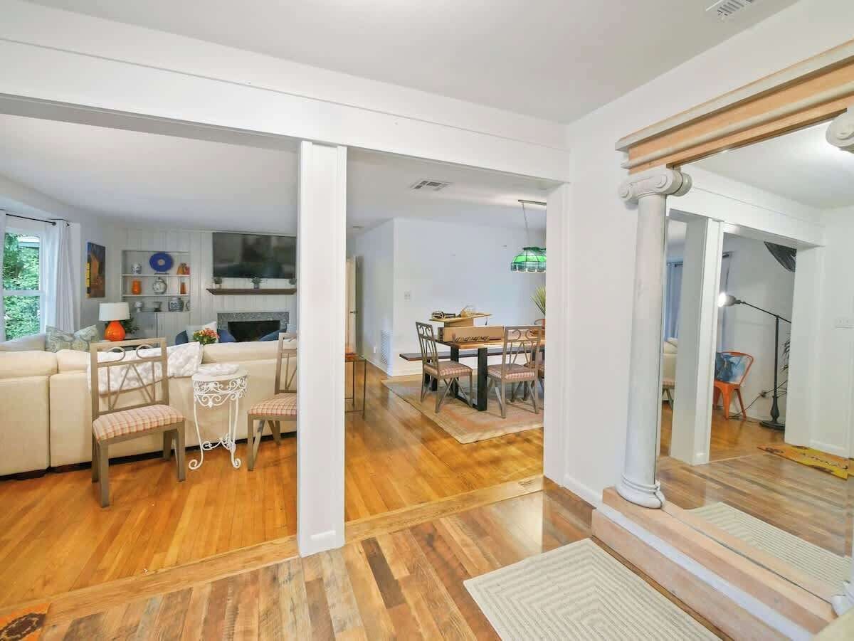 TV, fireplace, offices