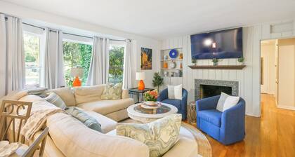 Large Home - Across from Stadium - Walk to UF - Firepit/Free Parking/Patio