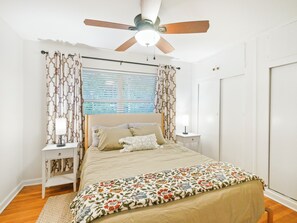 4 chambres, fer et planche à repasser, Wi-Fi, draps fournis