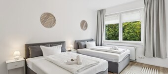 Up to 6 people directly at the park