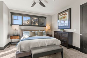 3 bedrooms, desk, iron/ironing board, free WiFi - Moose Mgmt-Blackstone 3676: Pvt Hot Tub, Walk to Ski Lift (Park City)