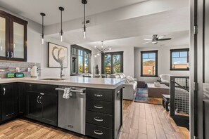 Interior - Moose Mgmt-Blackstone 3676: Pvt Hot Tub, Walk to Ski Lift (Park City)