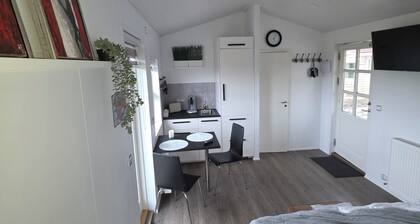 Charming and cozy cottage close to all needs and at same very privat