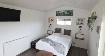 Charming and cozy cottage close to all needs and at same very privat