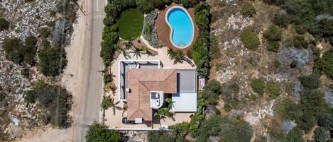 4 bedrooms