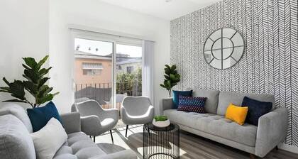 Enjoy Stylish 4BR Townhouse, Sleeps 8 with Wi-Fi