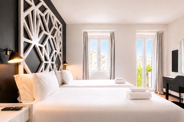 Apartment (Room with Balcony) | Desk, laptop workspace, WiFi (free), bed sheets