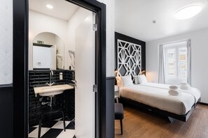 Apartment (Room with Balcony) | Desk, laptop workspace, free WiFi, bed sheets - The Twenties by Guestready (Lisbon)