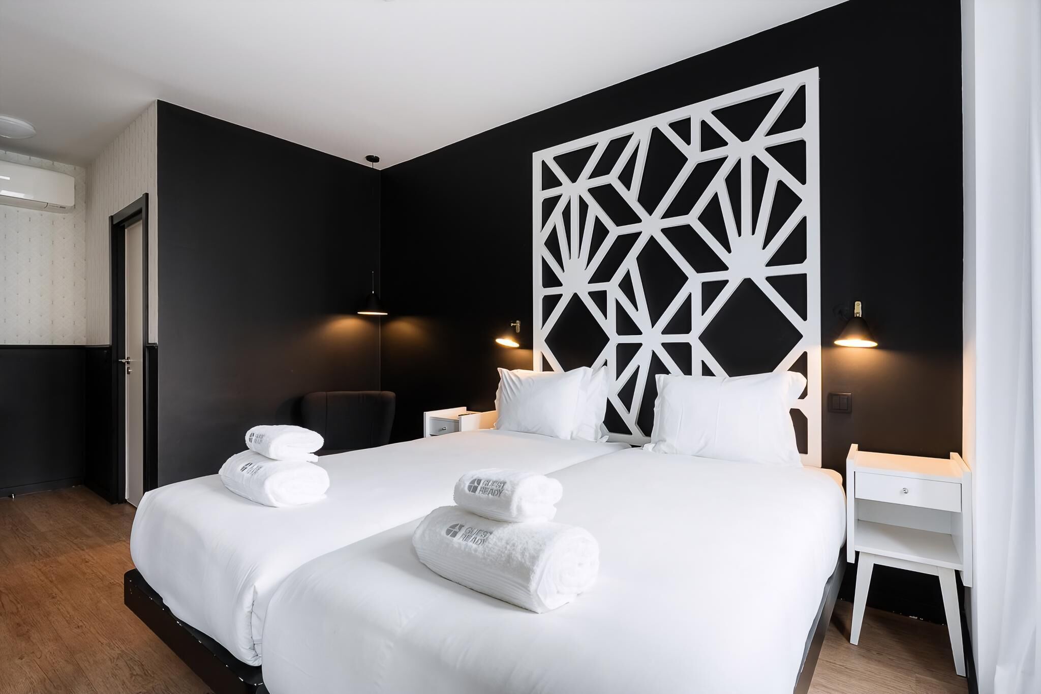 Apartamento (Room with Balcony) | Escritorio, espacio para trabajar con un portátil, wifi gratis