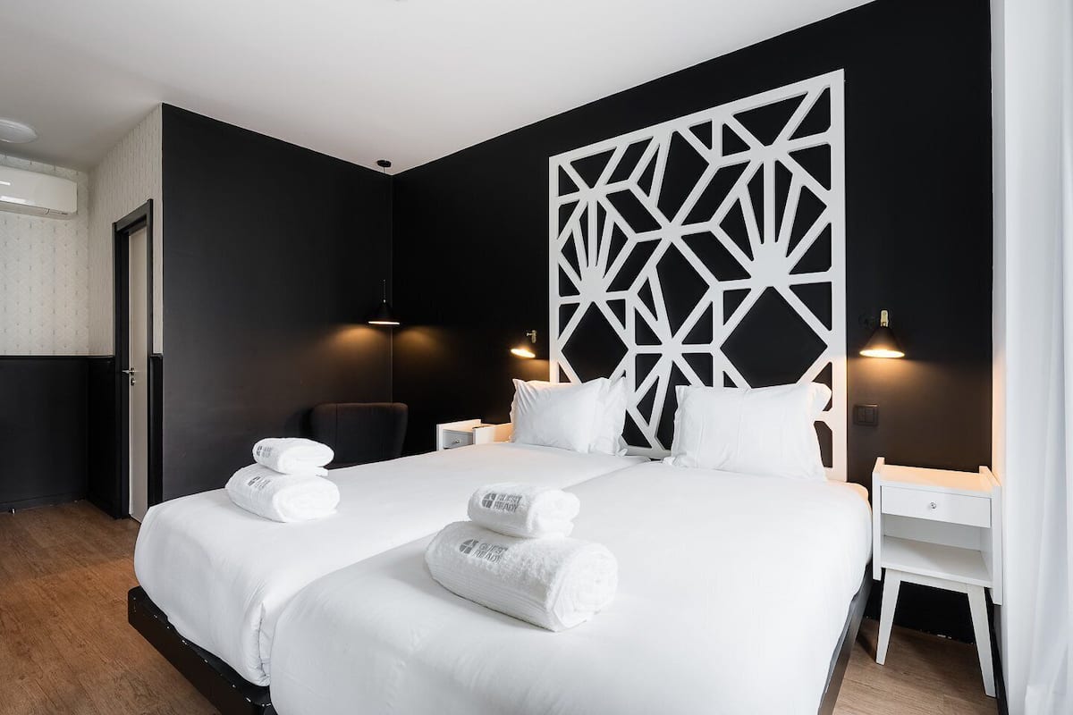 Departamento (Room with Balcony)