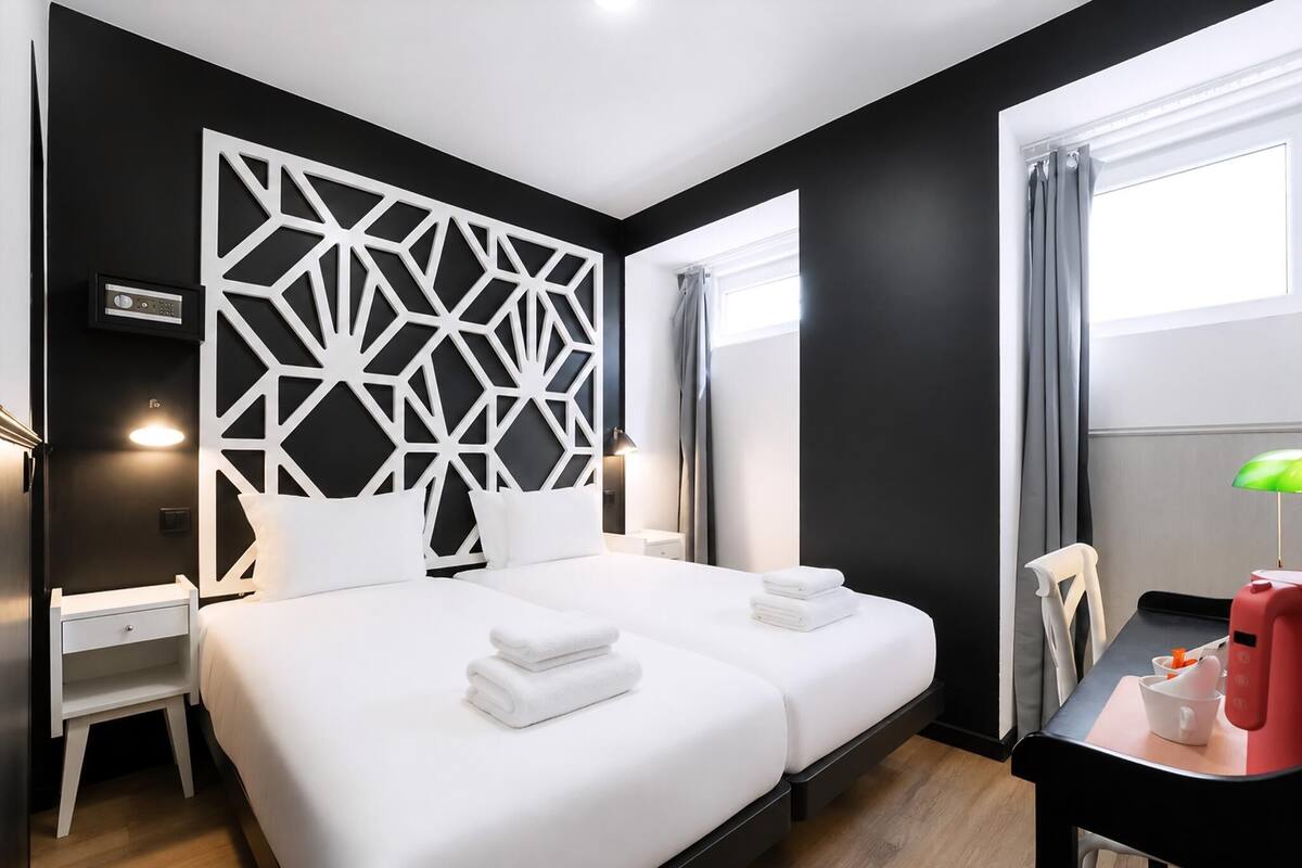 Apartment (Economy Room) | Desk, laptop workspace, WiFi (free), bed sheets