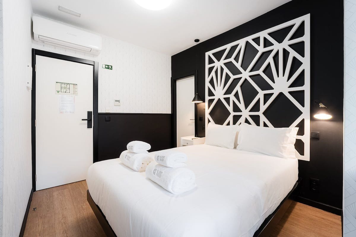 Departamento (Room with Balcony)