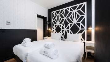 Apartment (Economy Room) | Schreibtisch, laptopgeeigneter Arbeitsplatz, kostenloses WLAN