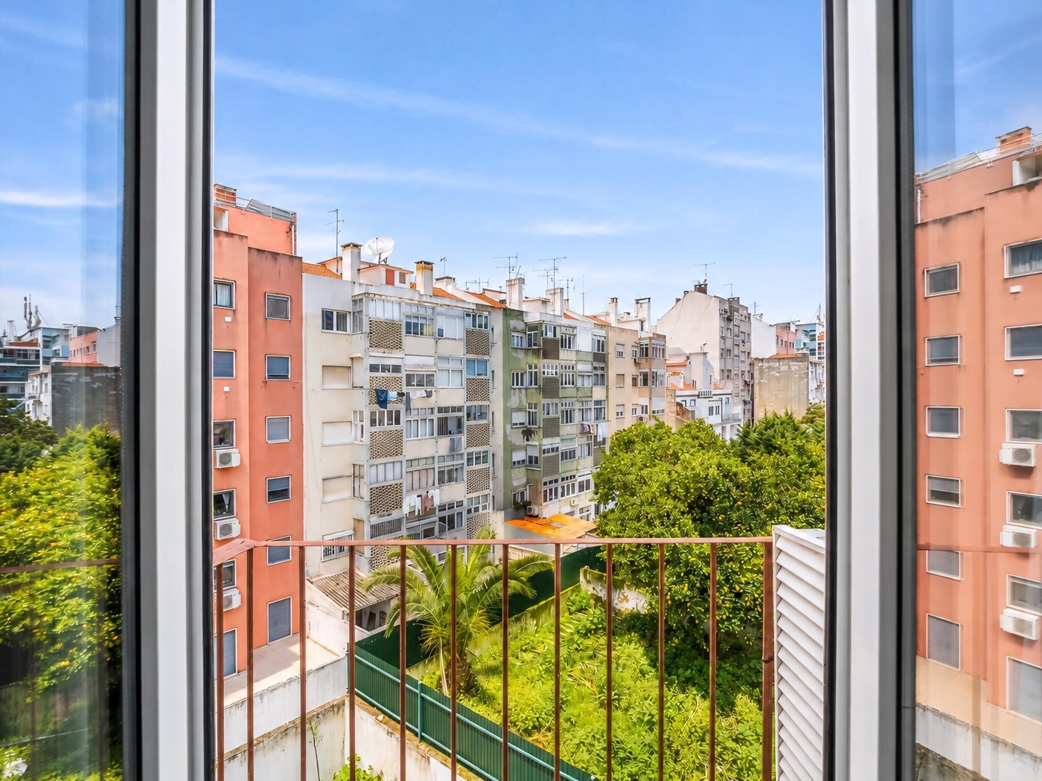Apartment (Room with Balcony) | Schreibtisch, laptopgeeigneter Arbeitsplatz, kostenloses WLAN