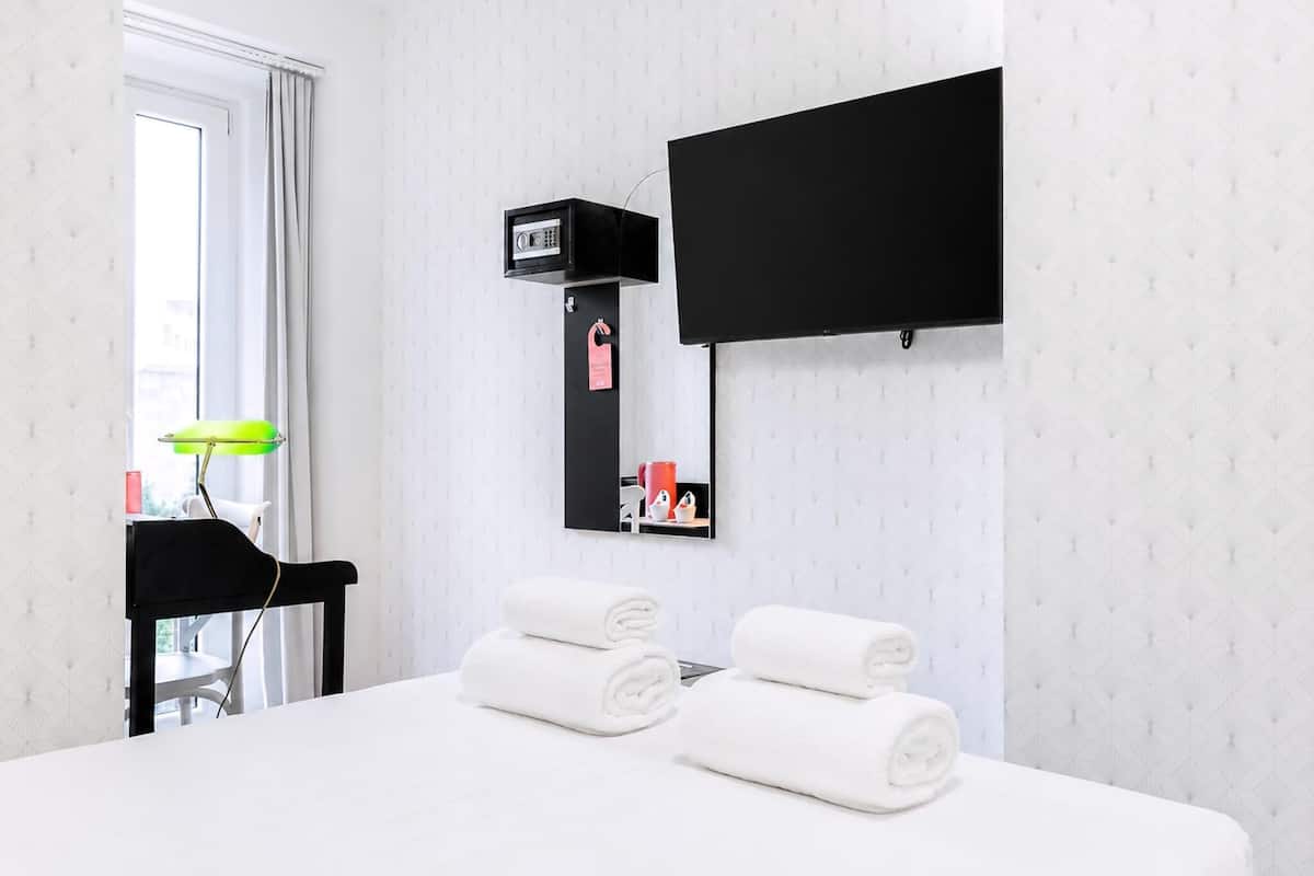 Apartament (Room with Balcony) | Escriptori, espai de treball apte per a portàtils i wifi gratuïta