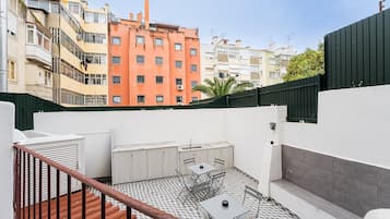 Apartment (Standard Room) | Balcony