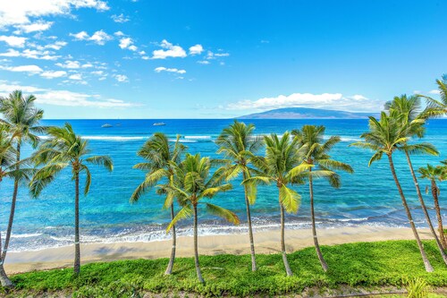 Stay Beachfront, Explore Maui’s Outdoors 629 LS
