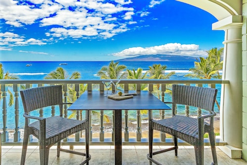 Stay Beachfront, Explore Maui’s Outdoors 629 LS