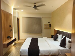 Deluxe Double Room | Free WiFi - The samsara Hotel by Satyug (Ujjain)