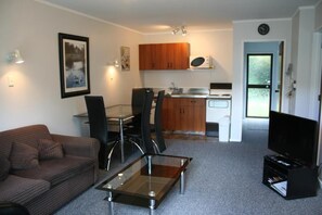 Apartment, Patio, Garden View | Living area