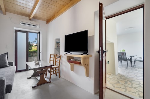 Apartment 'Angel's  2' with Shared Terrace, Wi-Fi and Air Conditioning