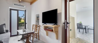 Apartment 'Angel's 2' mit gemeinsamer Terrasse, WLAN und Klimaanlage