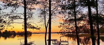 2 Lakefront Cabins Sleeps 11 Sauna Fire Pits Grills Kayak Paddle-boards
