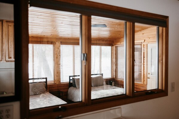 3 Schlafzimmer, Reisekinderbett, kostenloses WLAN, Bettwäsche