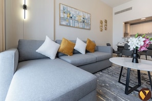 Apartamento de lujo, balcón, vistas a la ciudad | Tabla de planchar con plancha y wifi gratis