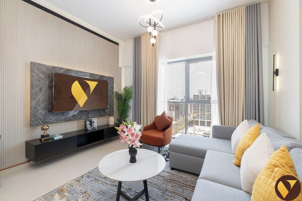 Luxury Apartment, Balcony, City View