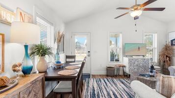 House | In-room dining