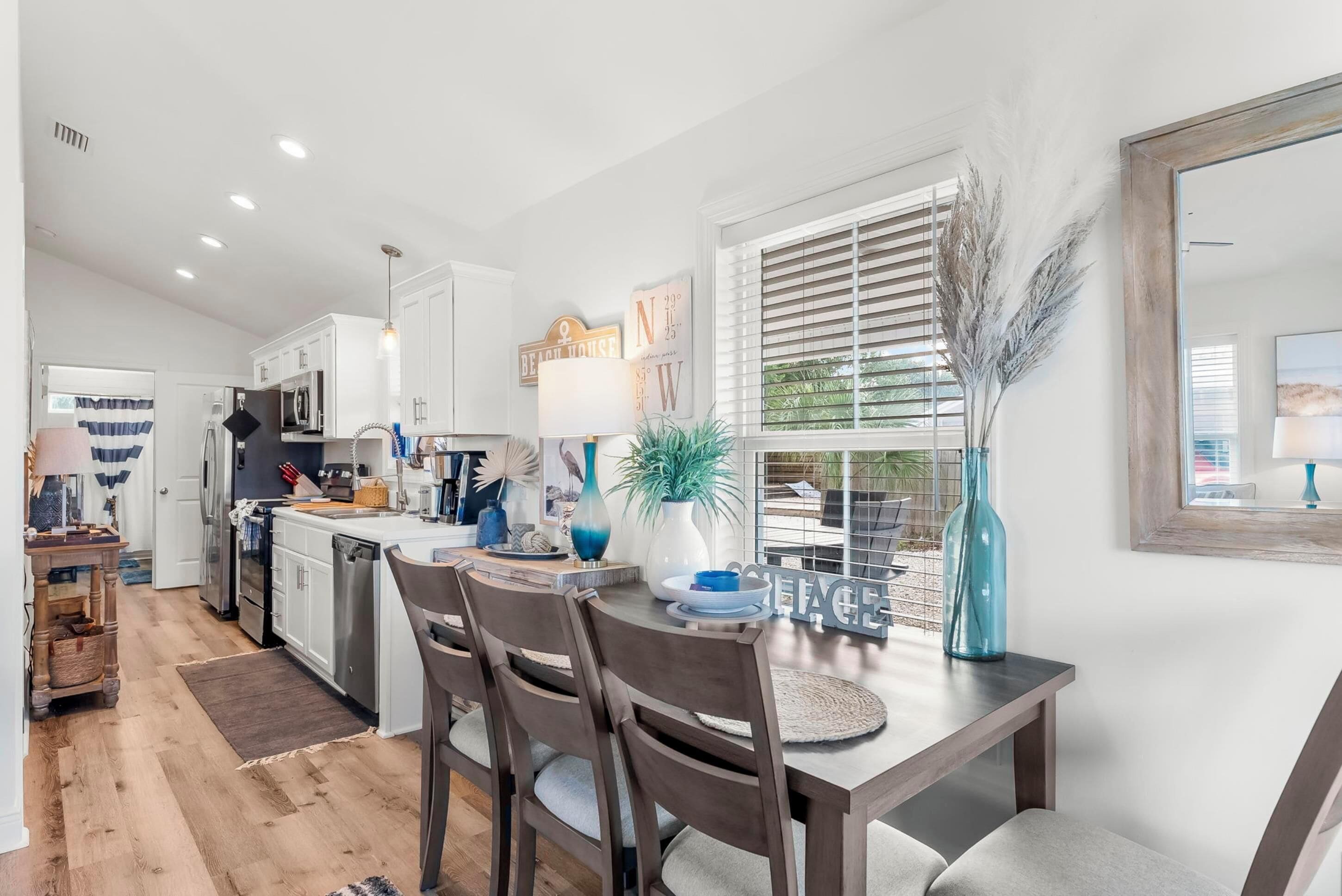 Nhà | Khu vực ăn uống tại phòng