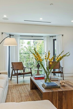 Een televisie en een kantoor