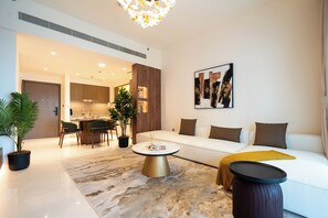 Smart TV - KeyRock - Palm View Luxury Stay in Grand Bleu (Dubai)