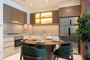 Fridge, microwave, oven, stovetop