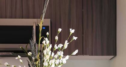 Urban Gaslamp Living w/ 100 Walk Score | Sleeps 5!