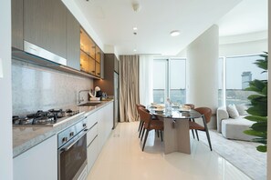 Fridge, microwave, oven, stovetop