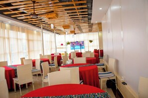 Restaurant - Hotel Kalya Kapenguria (Makutano)