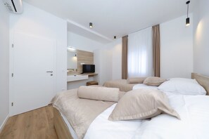 5 makuuhuonetta, silitysrauta/-lauta, ilmainen Wi-Fi, vuodevaatteet