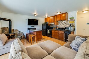 Condo, 2 Bedrooms | Living area - Quaking Aspen Condo 2 Bedroom Condo (Stateline)