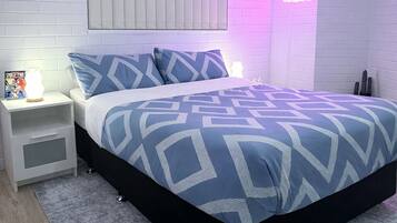 2 bedrooms, iron/ironing board, bed sheets