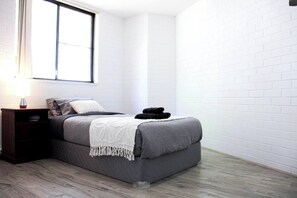 2 bedrooms, iron/ironing board, bed sheets