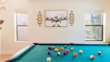 House, 5 Bedrooms | Game room