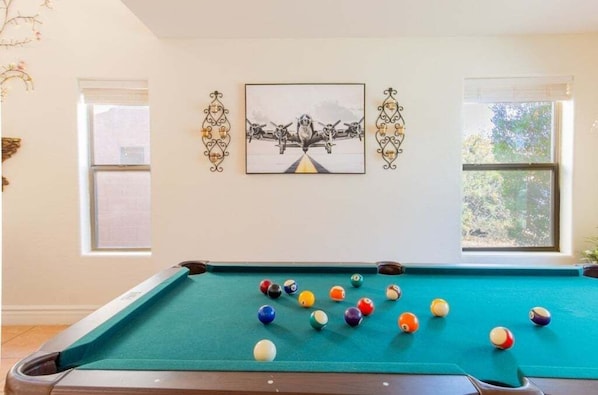 House, 5 Bedrooms | Games room