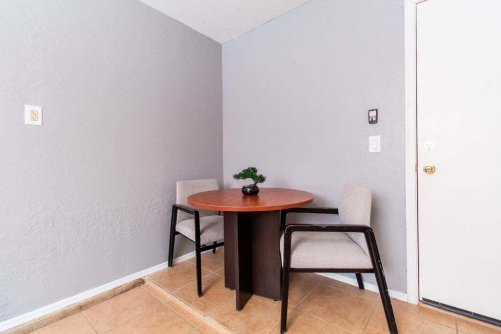 House, 5 Bedrooms | Dining